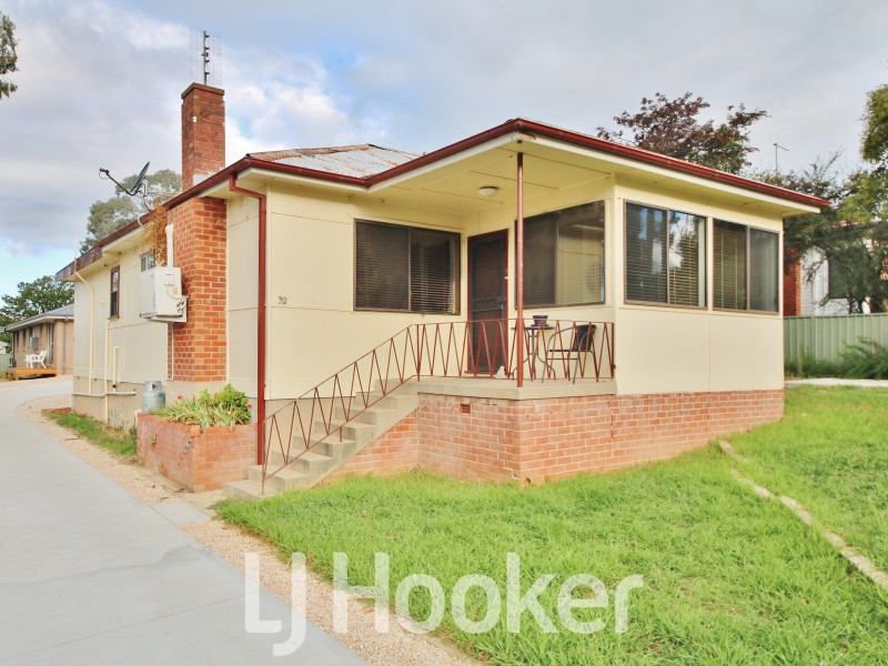 32 Esrom Street, West Bathurst NSW 2795