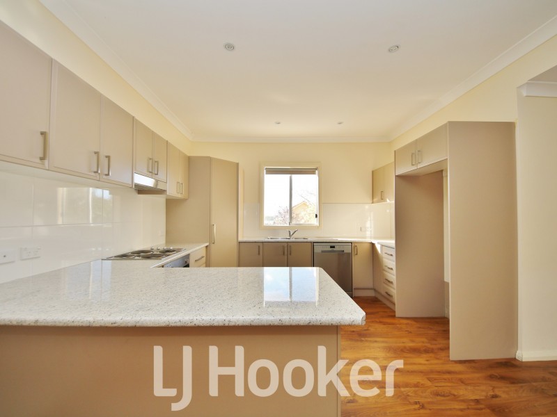 32 Esrom Street, West Bathurst NSW 2795