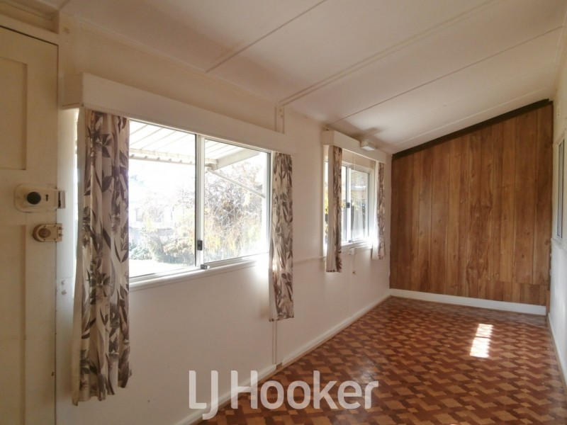 28 Alamein Walk, Bathurst NSW 2795
