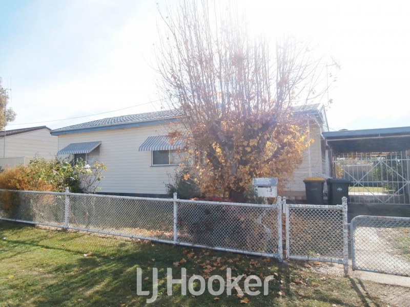 28 Alamein Walk, Bathurst NSW 2795