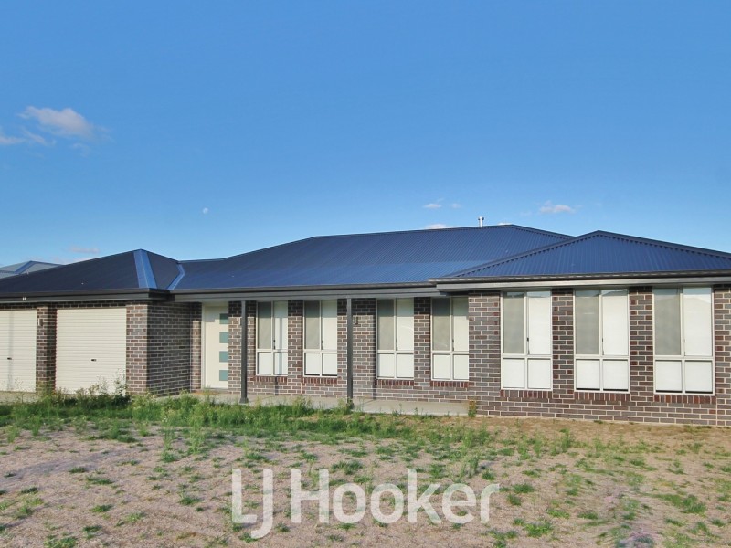 11 Amber Close, Kelso NSW 2795