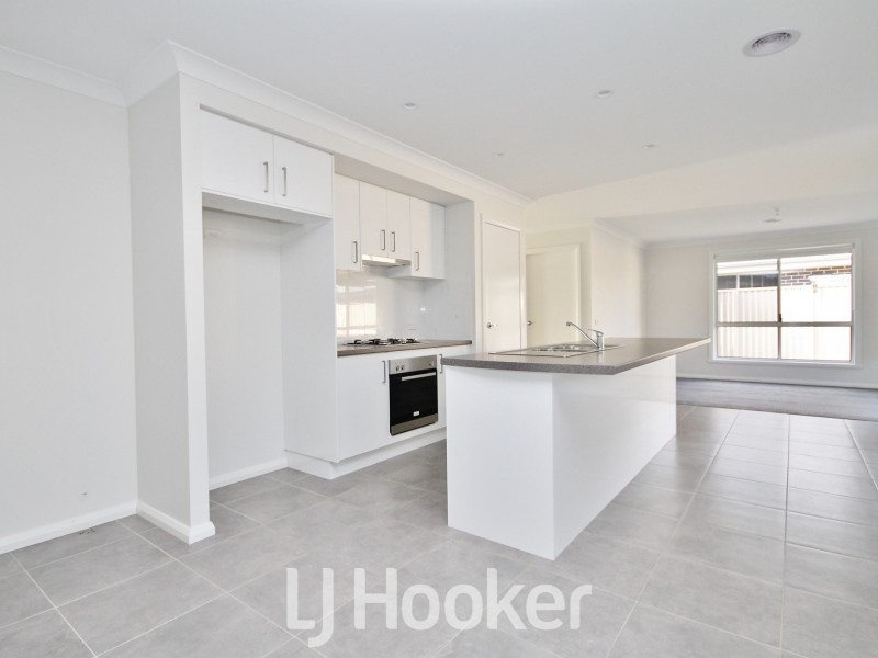 11 Amber Close, Kelso NSW 2795
