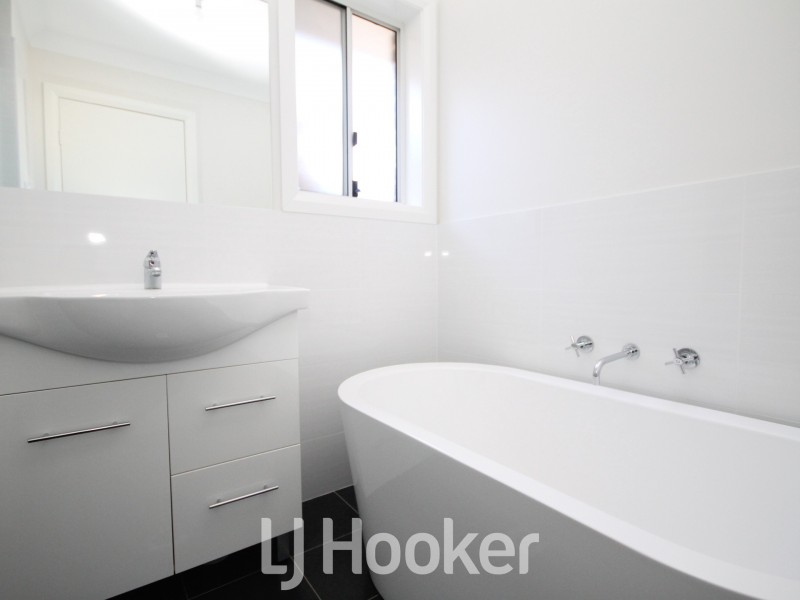 11 Amber Close, Kelso NSW 2795
