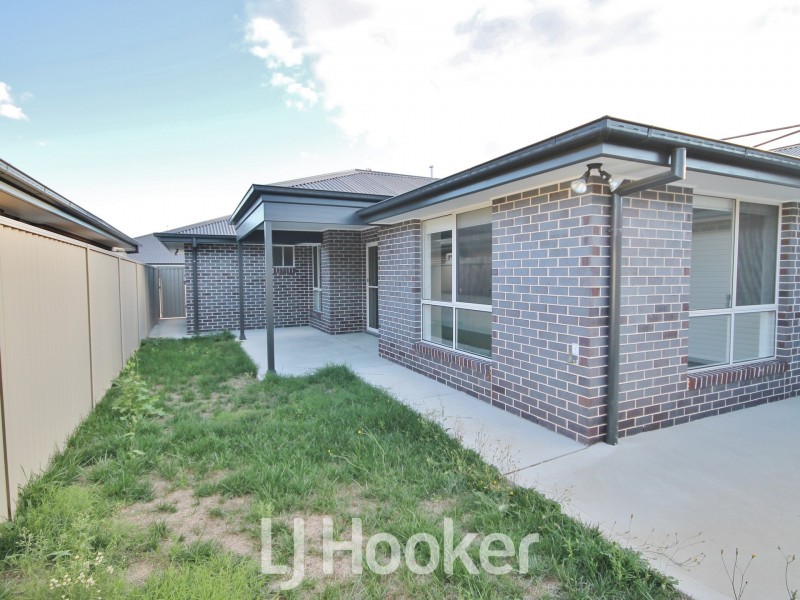 11 Amber Close, Kelso NSW 2795