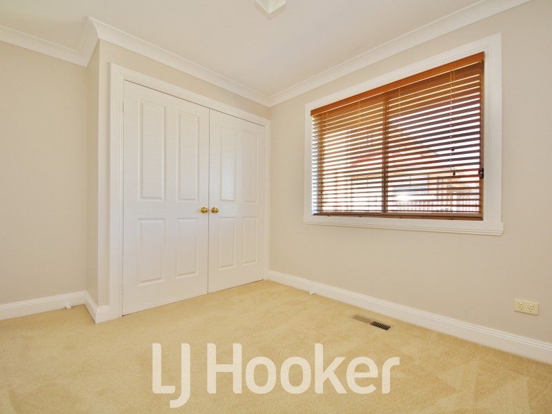 33 Endurance Court, Llanarth NSW 2795