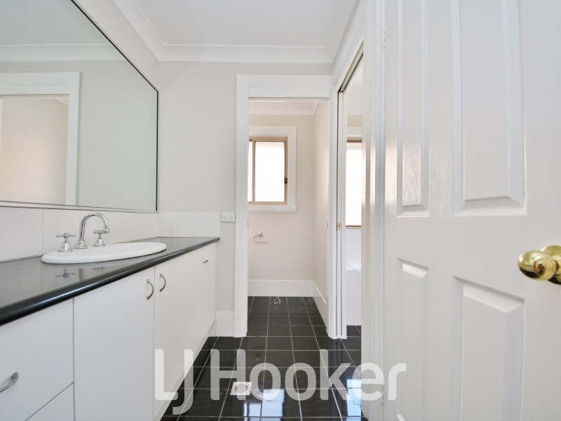 33 Endurance Court, Llanarth NSW 2795