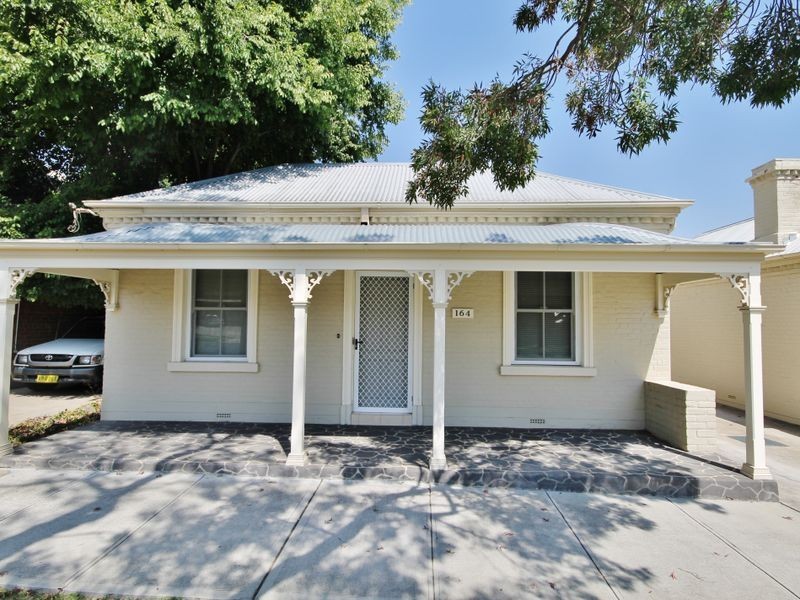 164 Piper Street, Bathurst NSW 2795