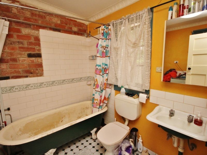 146 Seymour Street, Bathurst NSW 2795