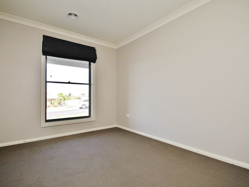 4 Colonial Circuit, Kelso NSW 2795