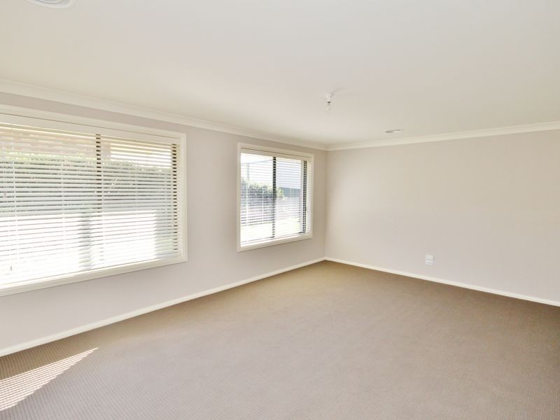 4 Colonial Circuit, Kelso NSW 2795