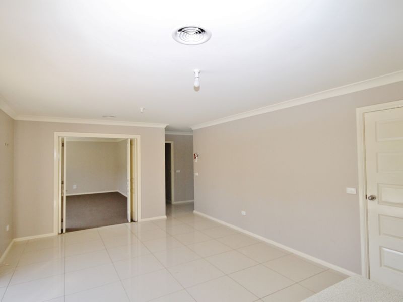 4 Colonial Circuit, Kelso NSW 2795