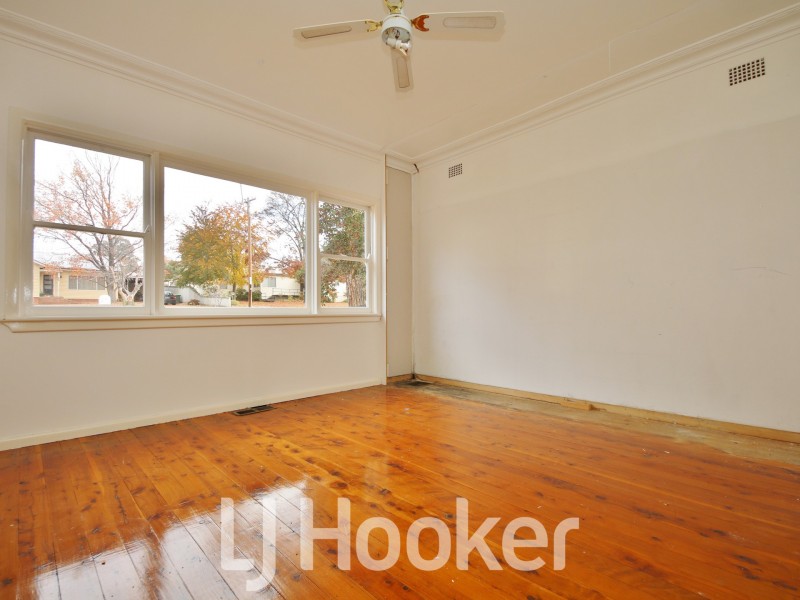 15 Rosehill Street, West Bathurst NSW 2795