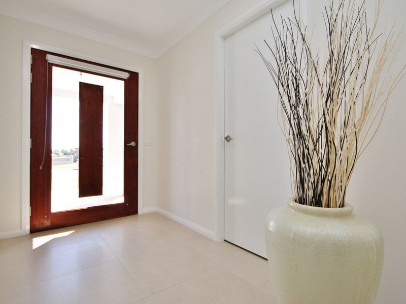 8 Jade Close, Kelso NSW 2795