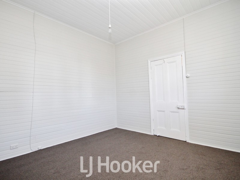 8 Lambert Street, Bathurst NSW 2795