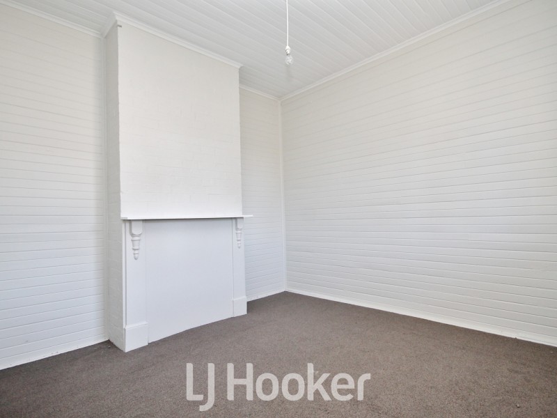 8 Lambert Street, Bathurst NSW 2795