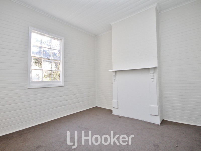 8 Lambert Street, Bathurst NSW 2795