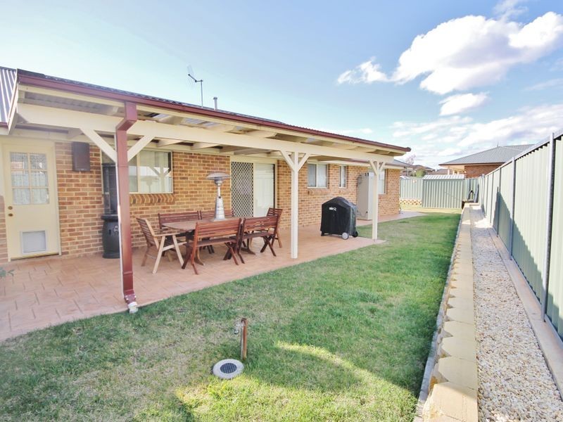 2A & B Charles Place, Kelso NSW 2795