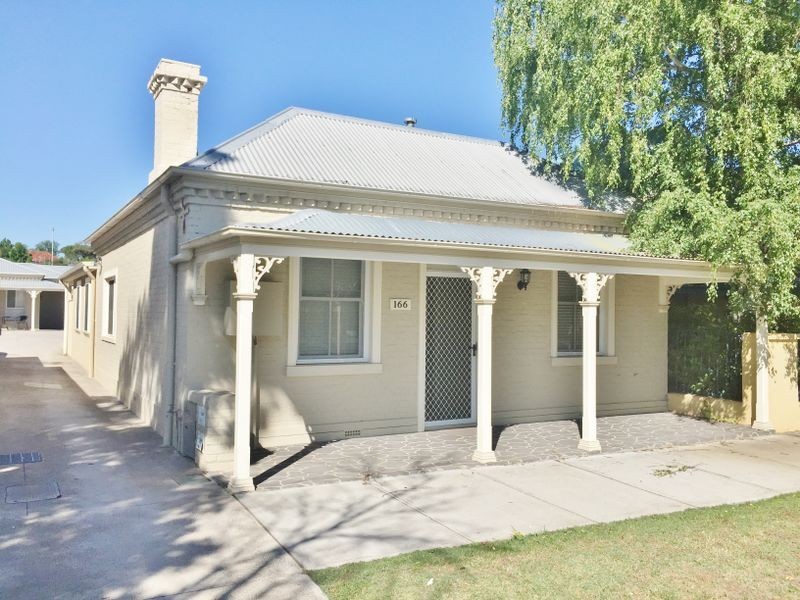 166 Piper Street, Bathurst NSW 2795