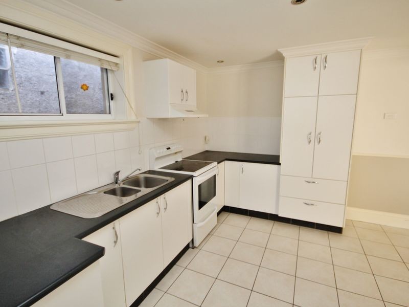 166 Piper Street, Bathurst NSW 2795