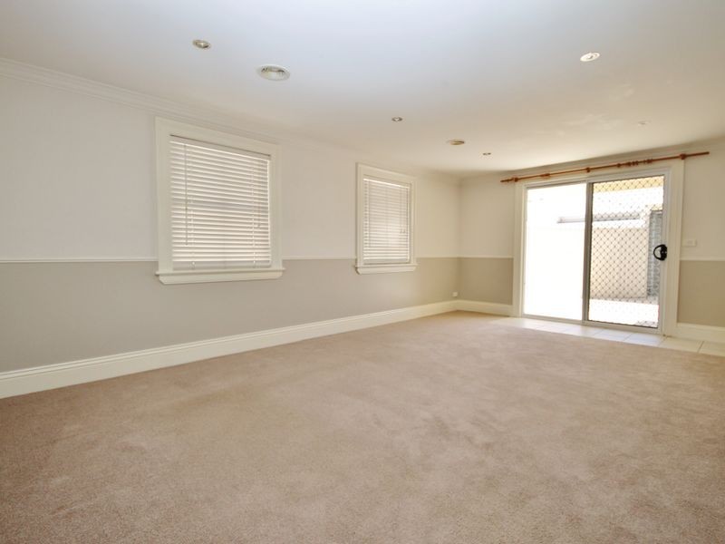 166 Piper Street, Bathurst NSW 2795