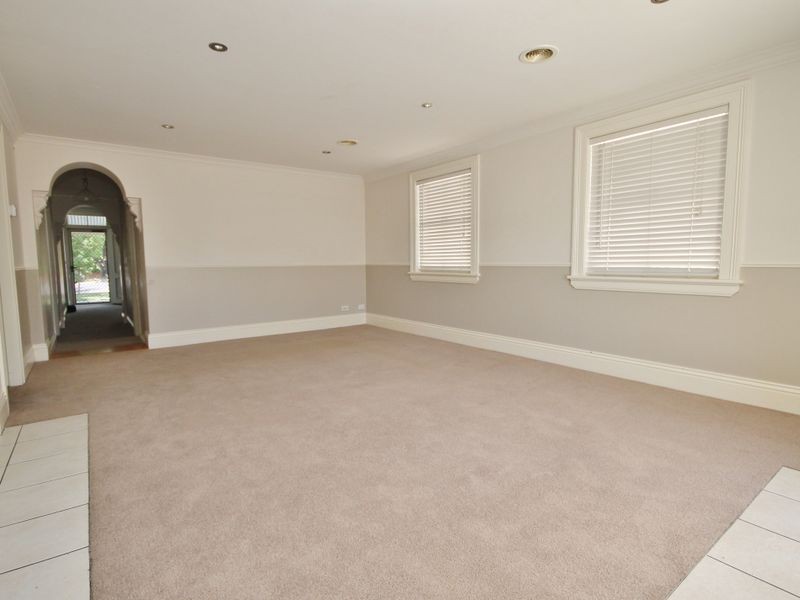 166 Piper Street, Bathurst NSW 2795