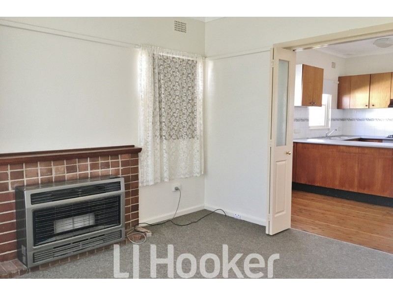 10 Hill Street, West Bathurst NSW 2795