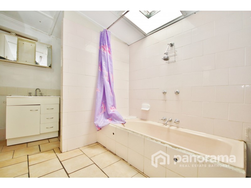 4 Bant Street, Bathurst NSW 2795