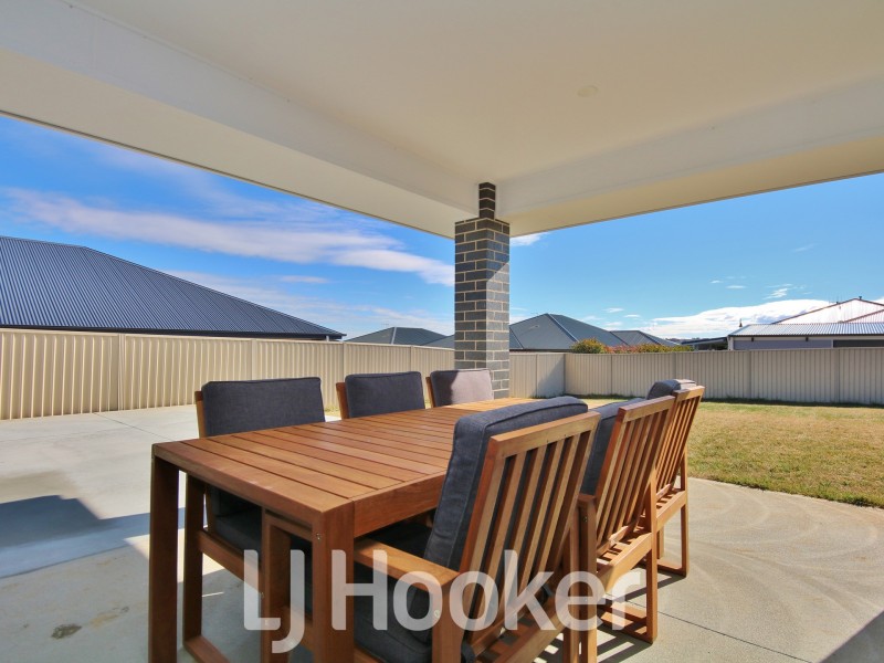 17 Keane Drive, Kelso NSW 2795