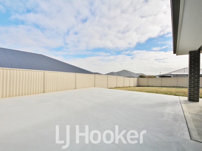 17 Keane Drive, Kelso NSW 2795