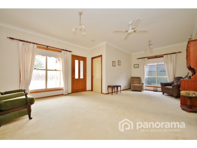 1/299A George Street, Bathurst NSW 2795