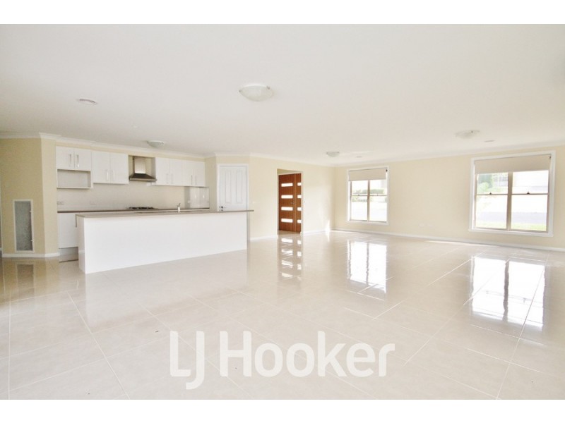7 Carlyle Avenue, Llanarth NSW 2795