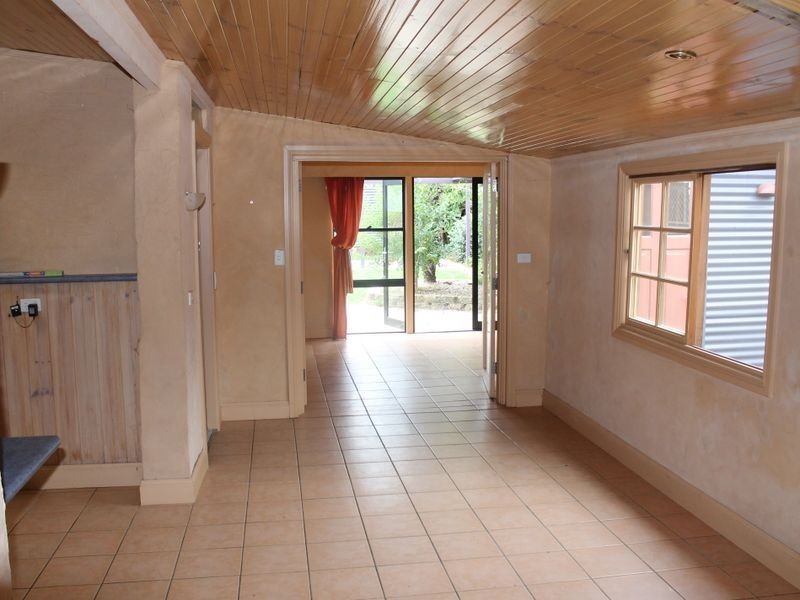 201 Bentinck St, Bathurst NSW 2795