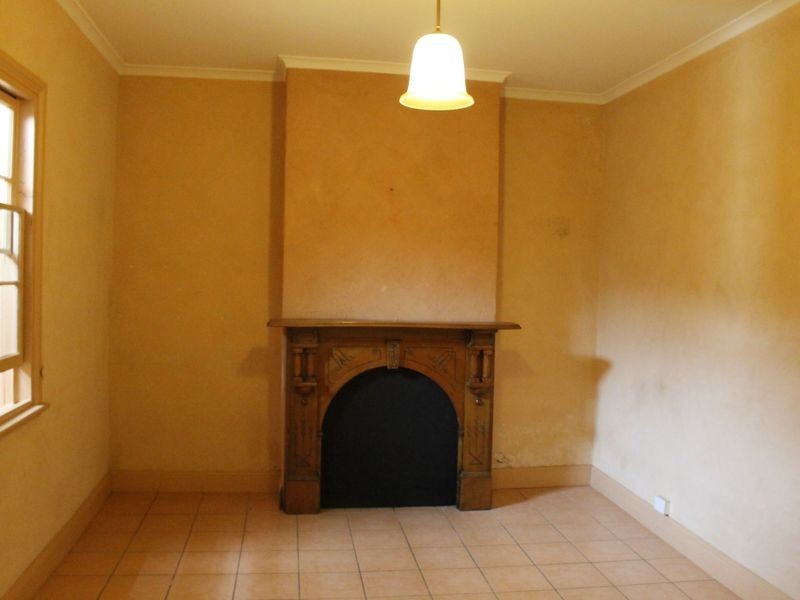 201 Bentinck St, Bathurst NSW 2795