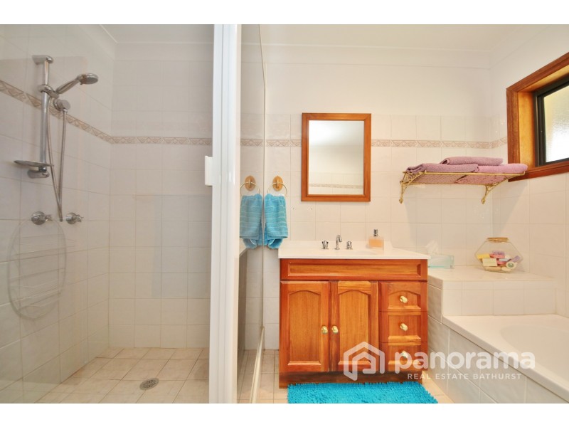 59 Woodside Drive, Mount Rankin NSW 2795