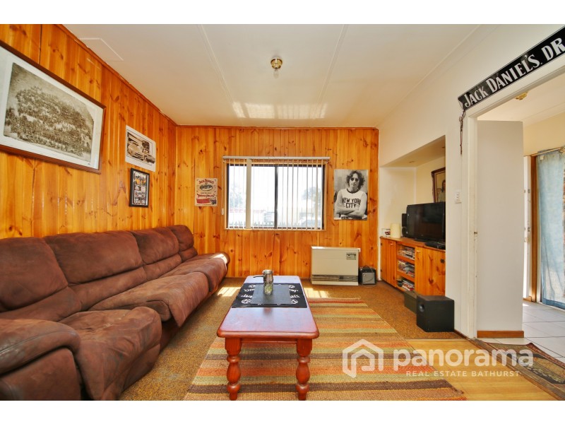 18 Moresby Way, West Bathurst NSW 2795