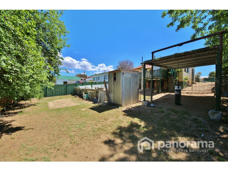 18 Moresby Way, West Bathurst NSW 2795
