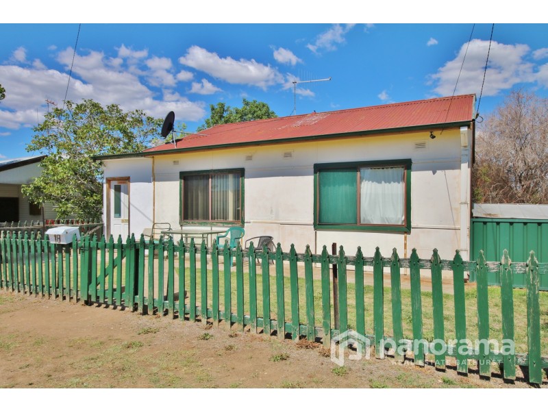 18 Moresby Way, West Bathurst NSW 2795