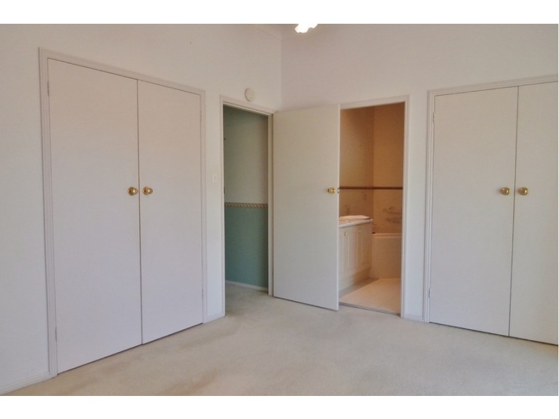 5 Cambewarra Court, Bathurst NSW 2795