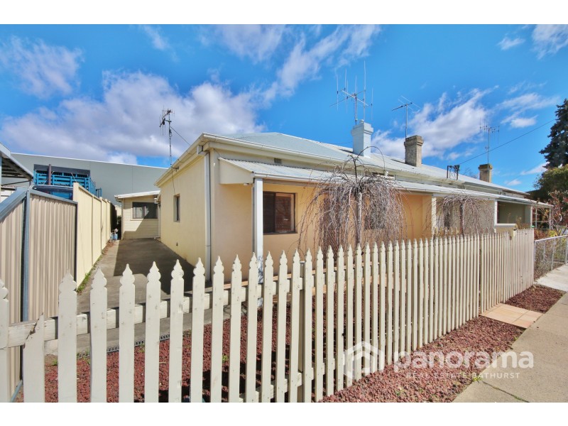 96 Durham Street, Bathurst NSW 2795