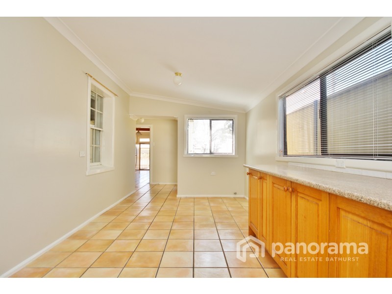 96 Durham Street, Bathurst NSW 2795