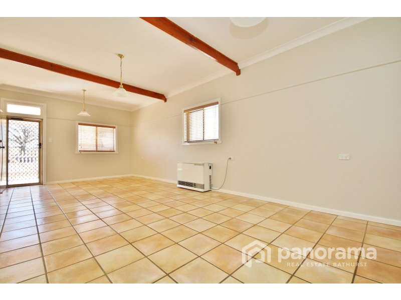 96 Durham Street, Bathurst NSW 2795