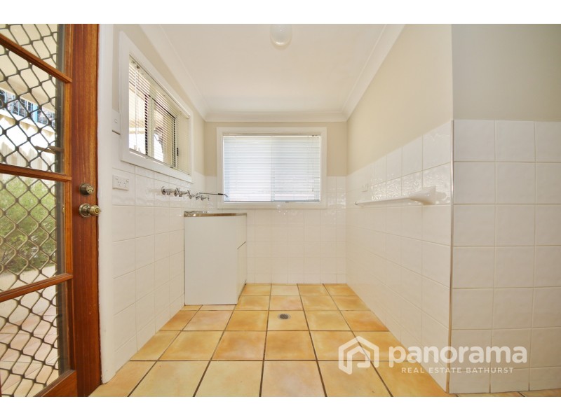 96 Durham Street, Bathurst NSW 2795