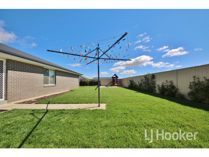 14 Gibsone Drive, Kelso NSW 2795