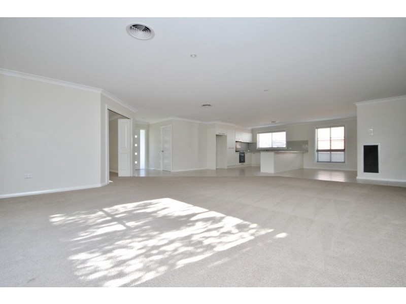 2A She Oak Close, Bathurst NSW 2795