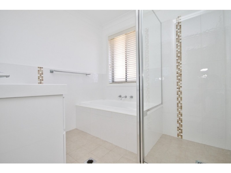 2A She Oak Close, Bathurst NSW 2795