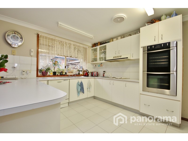 16 Messenger Street, Windradyne NSW 2795