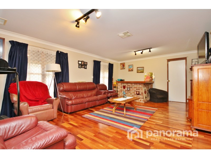 16 Messenger Street, Windradyne NSW 2795