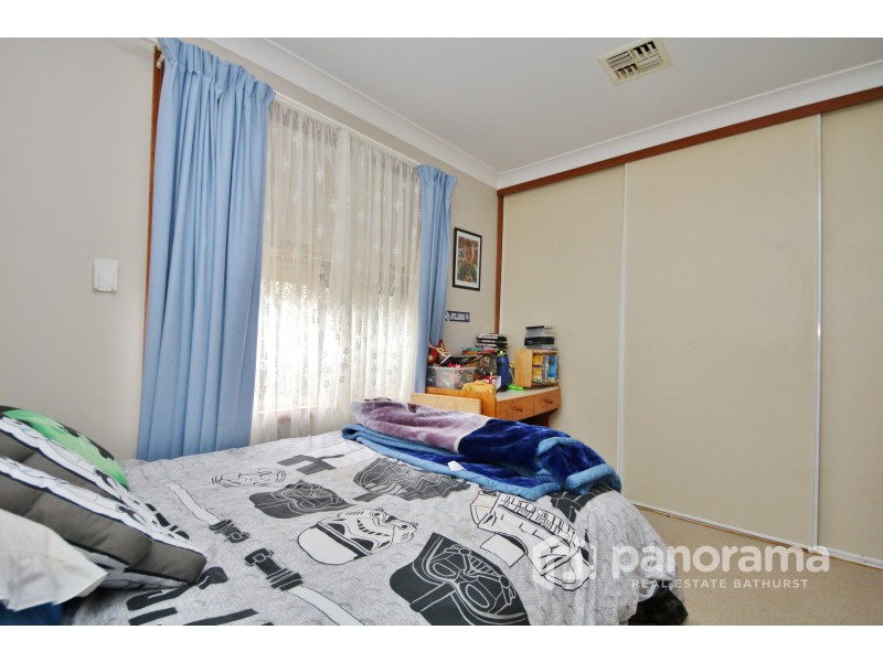 16 Messenger Street, Windradyne NSW 2795