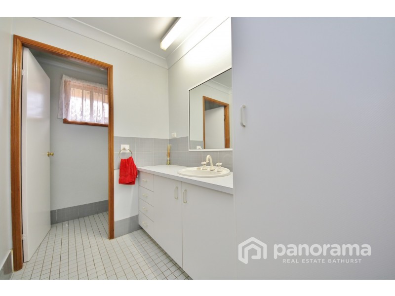 16 Messenger Street, Windradyne NSW 2795