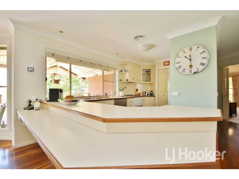 11 Maple Close, Kelso NSW 2795